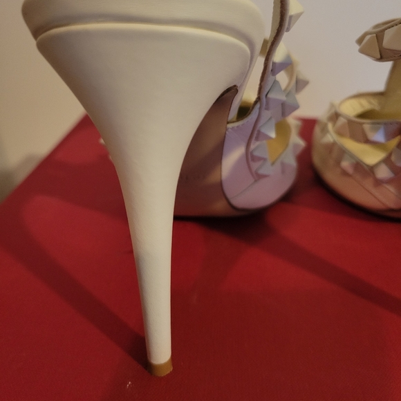 ( SOLD) Authentic Valentino Garavani Rockstud Ankle Strap Pump - Picture 7 of 13